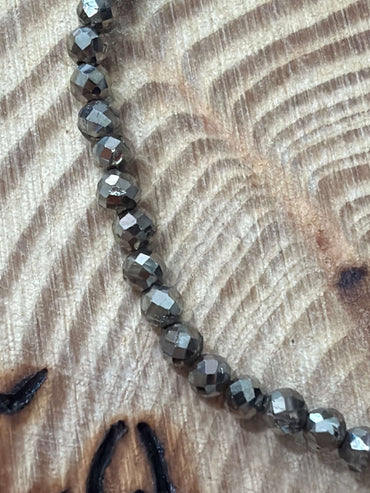 pulsera pirita facetada JoyeriamineralespulserasTienda esotérica Málaga - La Tienda de Tata Magic: tienda Esotérica en Málaga