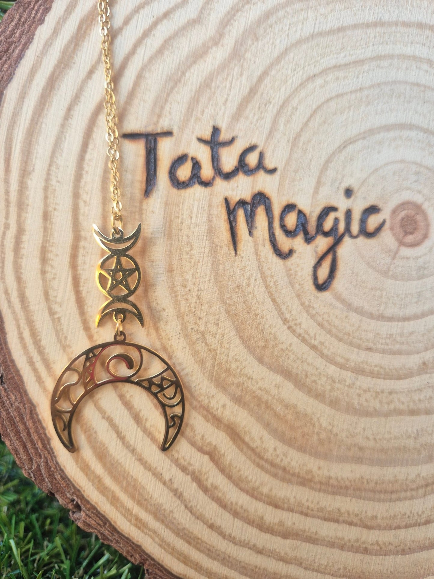 Colgante Triple Luna (Hecate) Dorado Tienda esotérica Málaga - La Tienda de Tata Magic: tienda Esotérica en Málaga