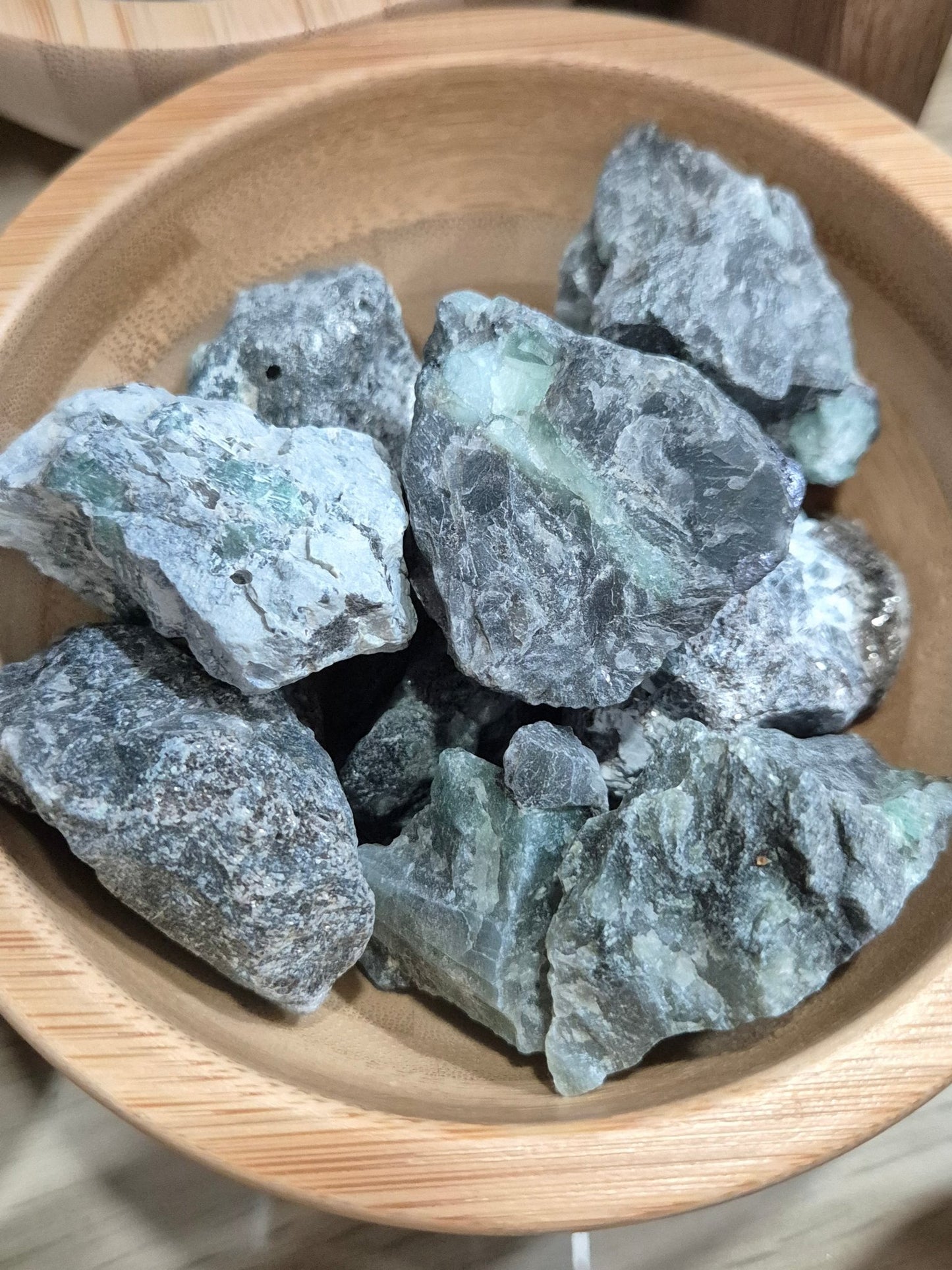 Esmeralda Matrix (unidad) minerales brutoTienda esotérica Málaga - La Tienda de Tata Magic: tienda Esotérica en Málaga