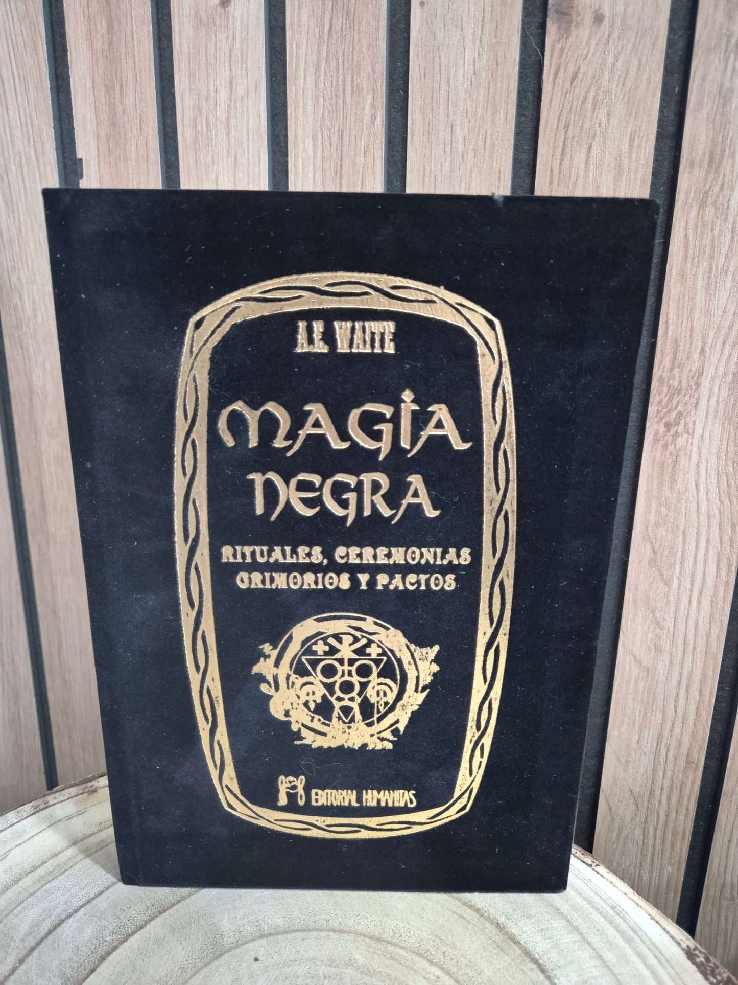 Magia Negra — Edición de Lujo LibrosTienda esotérica Málaga - La Tienda de Tata Magic: tienda Esotérica en Málaga