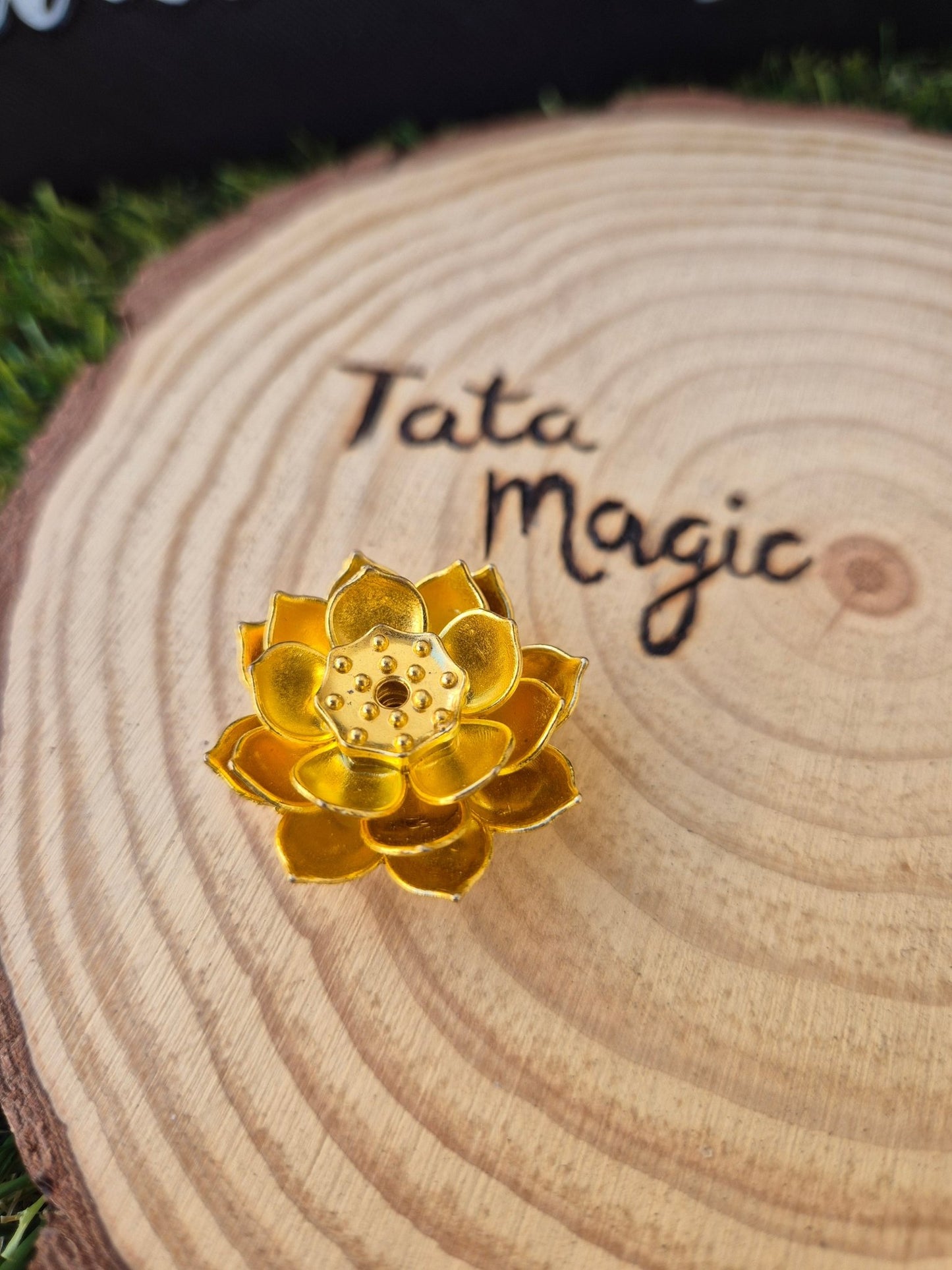 Mini Portaincienso Flor de Loto - Elegancia y Armonía para tu Altar (color aleatorio) Tienda esotérica Málaga - La Tienda de Tata Magic: tienda Esotérica en Málaga