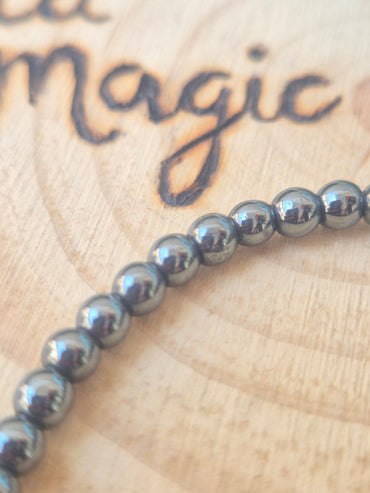 Pulsera Hematita 4 mm - Energía, Equilibrio y Protección JoyeriamineralespulserasTienda esotérica Málaga - La Tienda de Tata Magic: tienda Esotérica en Málaga