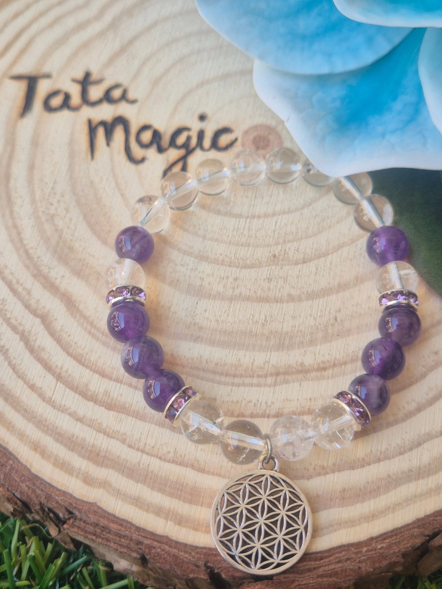 Pulsera de Cristal de Roca con Amatista Chevrón y Flor de La Vida 8mm - Claridad y Armonía Tienda esotérica Málaga - La Tienda de Tata Magic: tienda Esotérica en Málaga