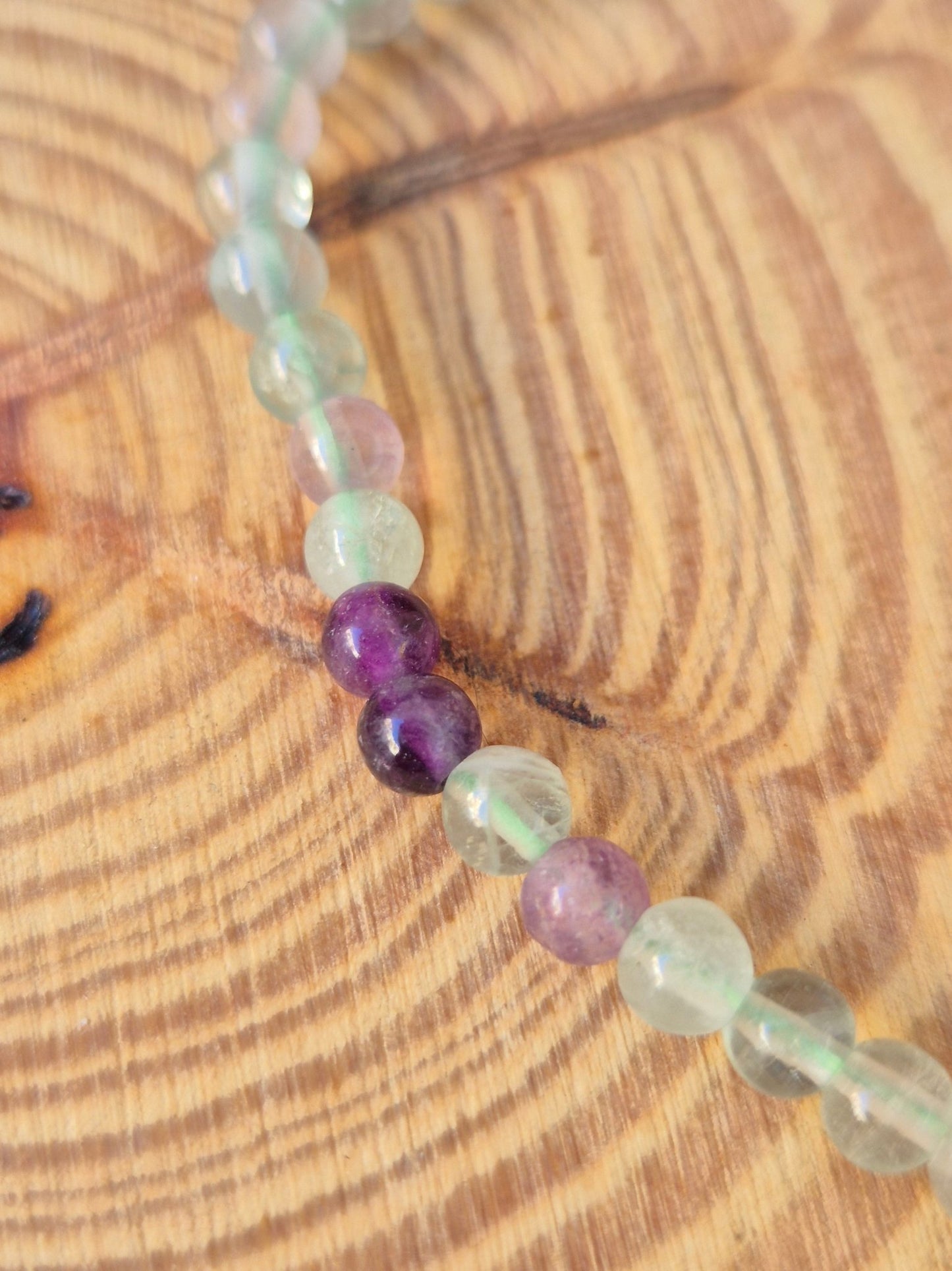 Pulsera de Fluorita 4mm - Claridad mental, Protección y Equilibrio espiritual JoyeriamineralespulserasTienda esotérica Málaga - La Tienda de Tata Magic: tienda Esotérica en Málaga
