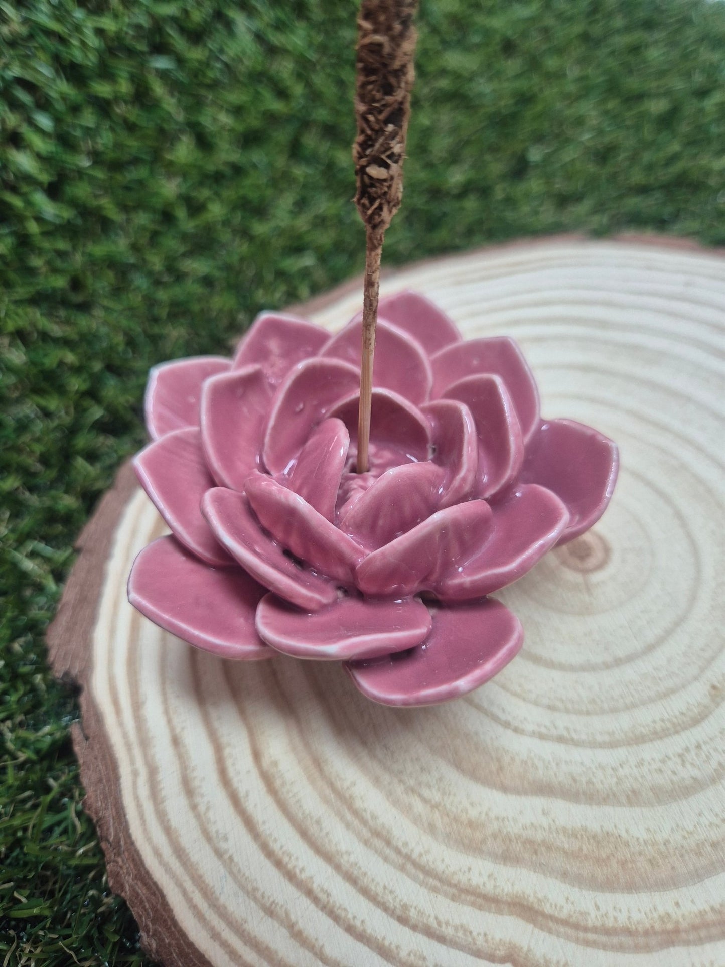 Quemador de incienso en cerámica Flor de Loto rosa - Cerámica artesanal espiritual Tienda esotérica Málaga - La Tienda de Tata Magic: tienda Esotérica en Málaga