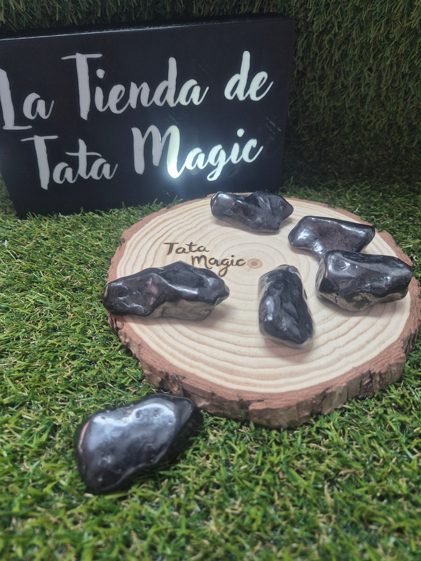 Shungita - Protección energética y purificación profunda mineralesrodadosTienda esotérica Málaga - La Tienda de Tata Magic: tienda Esotérica en Málaga