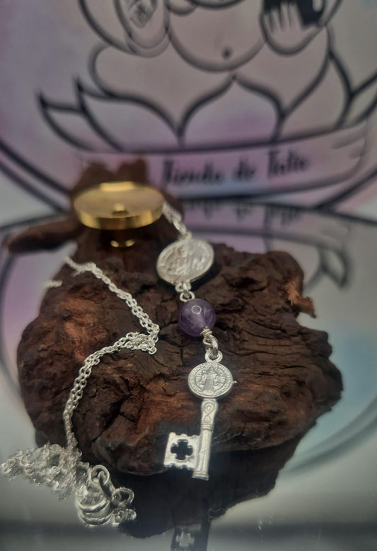 Colgante Doble Protección en Plata San Judas y San Benito con Amatista Consagrado