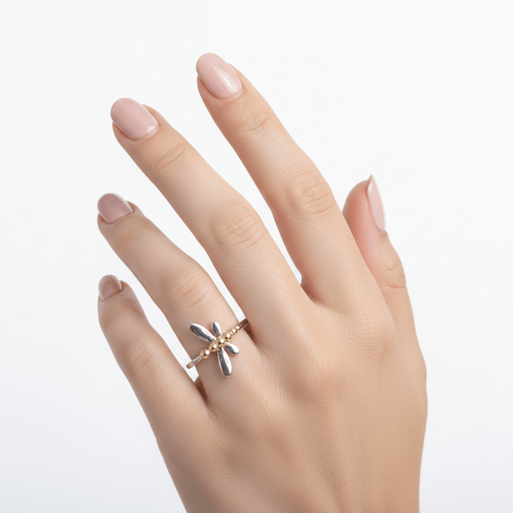 Anillo Libélula Plata Chapado en Oro — Símbolo de Transformación y Libertad Anillos de PlataTienda esotérica Málaga - La Tienda de Tata Magic: tienda Esotérica en Málaga