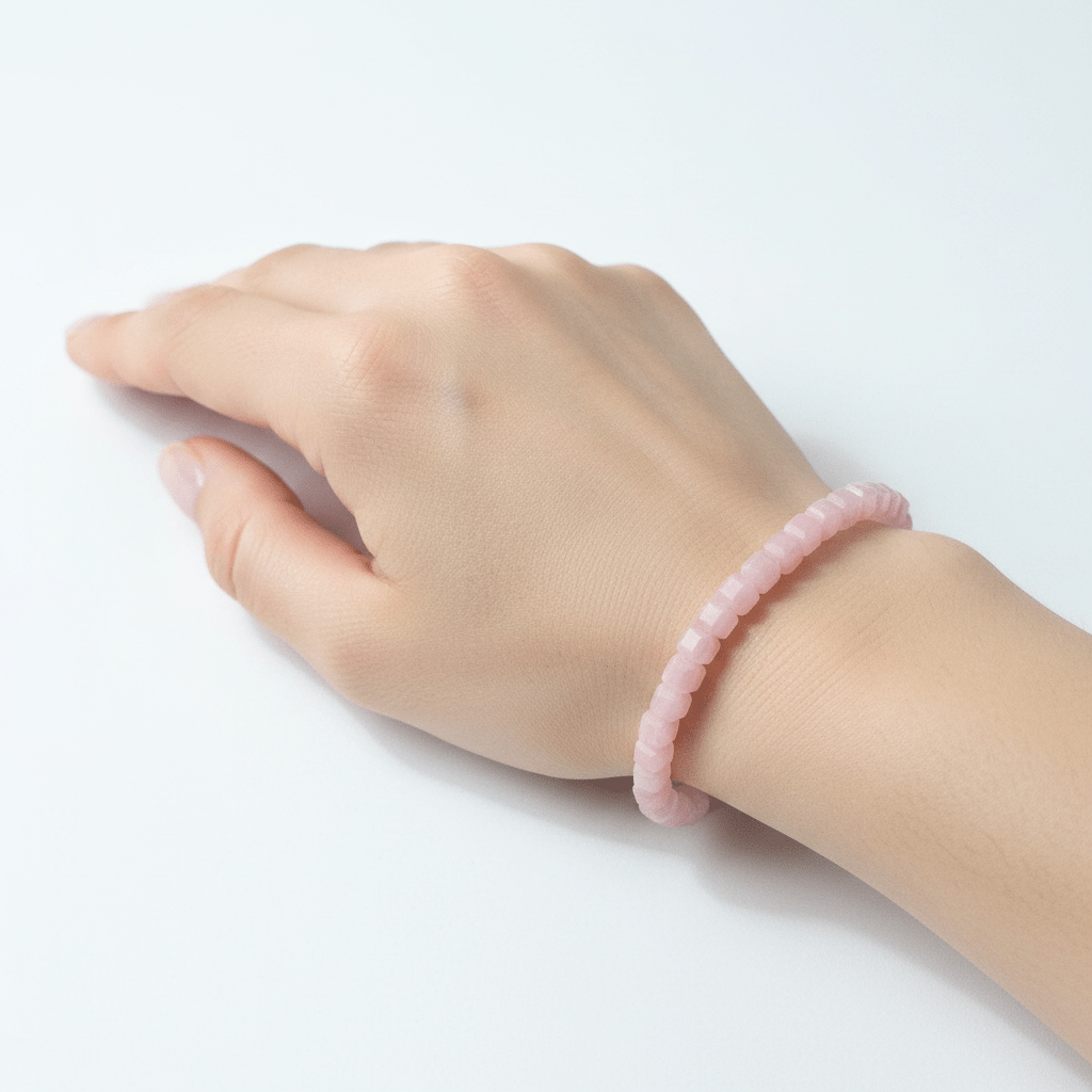 Pulsera Ópalo Rosa Facetada 3mm | Amor, Ternura y Luz Interior Pulseras de MineralesTienda esotérica Málaga - Tata Magic: tienda Esotérica en Málaga