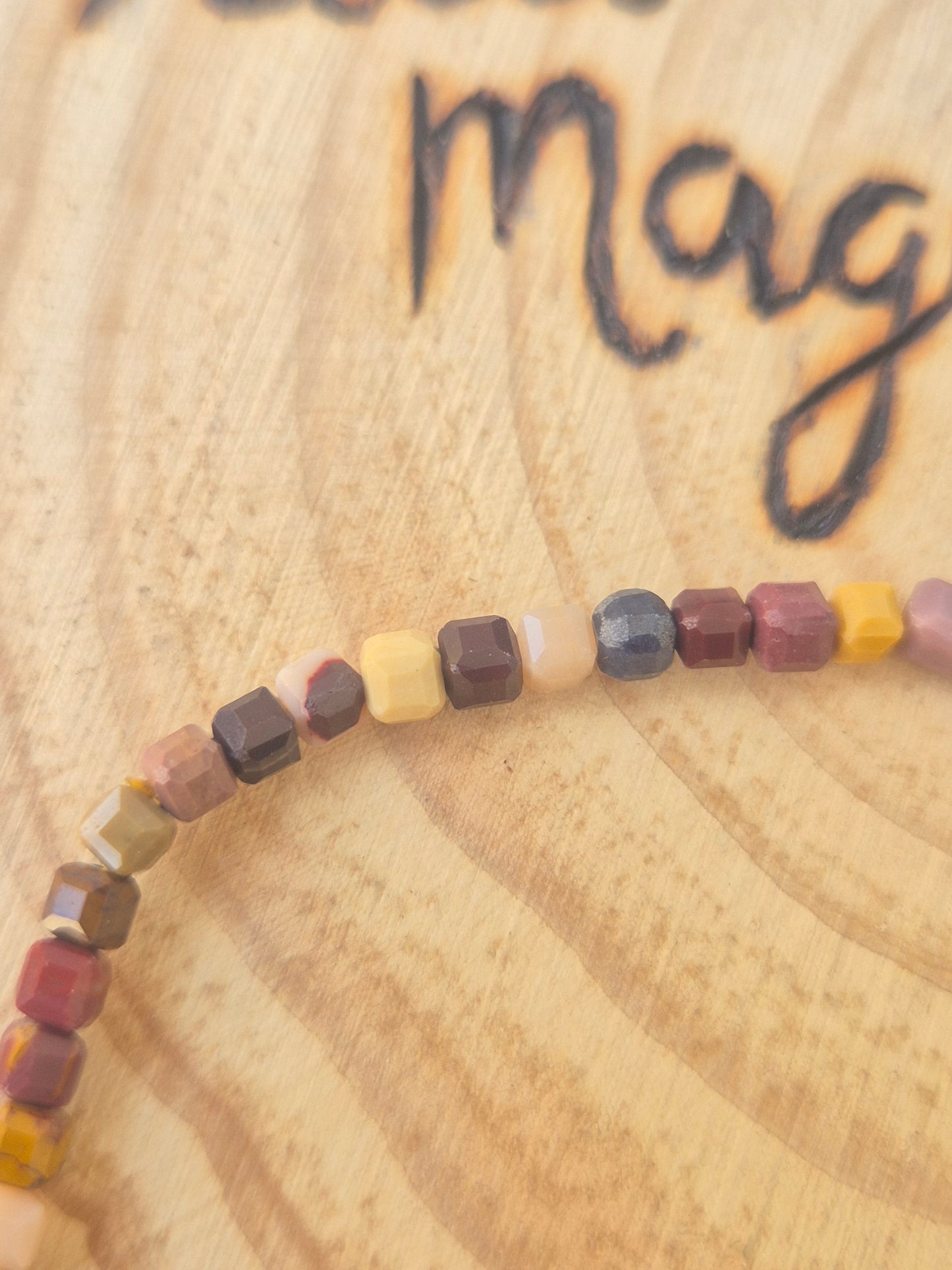 Pulsera de Mokaita Facetada 3 mm - Equilibrio, Cambios Positivos y Energía