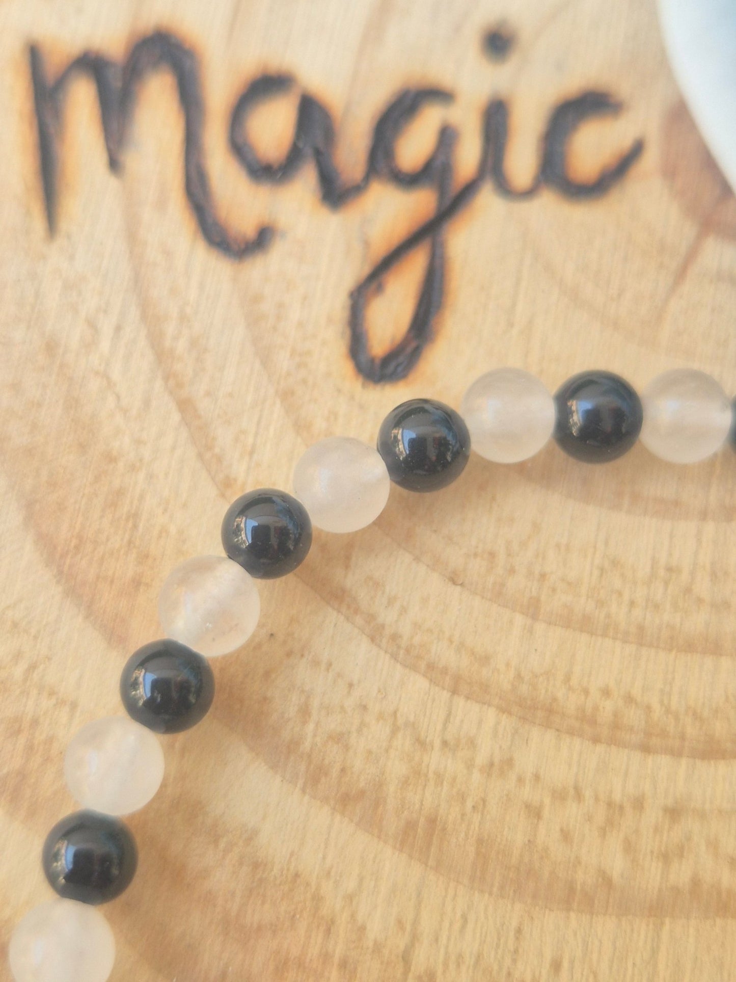 Pulsera Escudo Fortalecedor 4mm JoyeriamineralespulserasTienda esotérica Málaga - La Tienda de Tata Magic: tienda Esotérica en Málaga