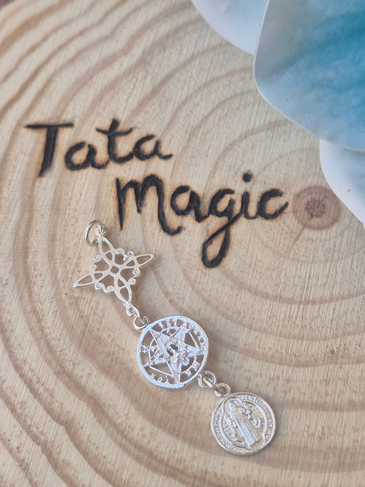 Colgante de Plata Triple Protección consagrado - Nudo de Bruja, Tetragramaton y San Benito(sin cadena)