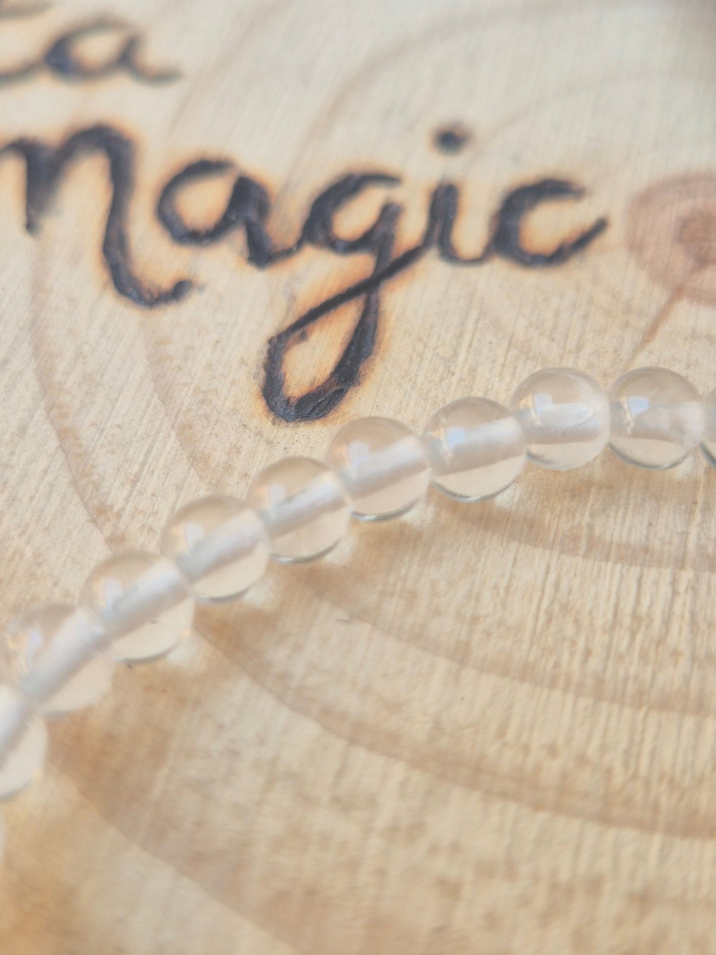 Pulsera de Cuarzo Blanco 4 mm - Claridad Mental y Protección Energética JoyeriamineralespulserasTienda esotérica Málaga - La Tienda de Tata Magic: tienda Esotérica en Málaga