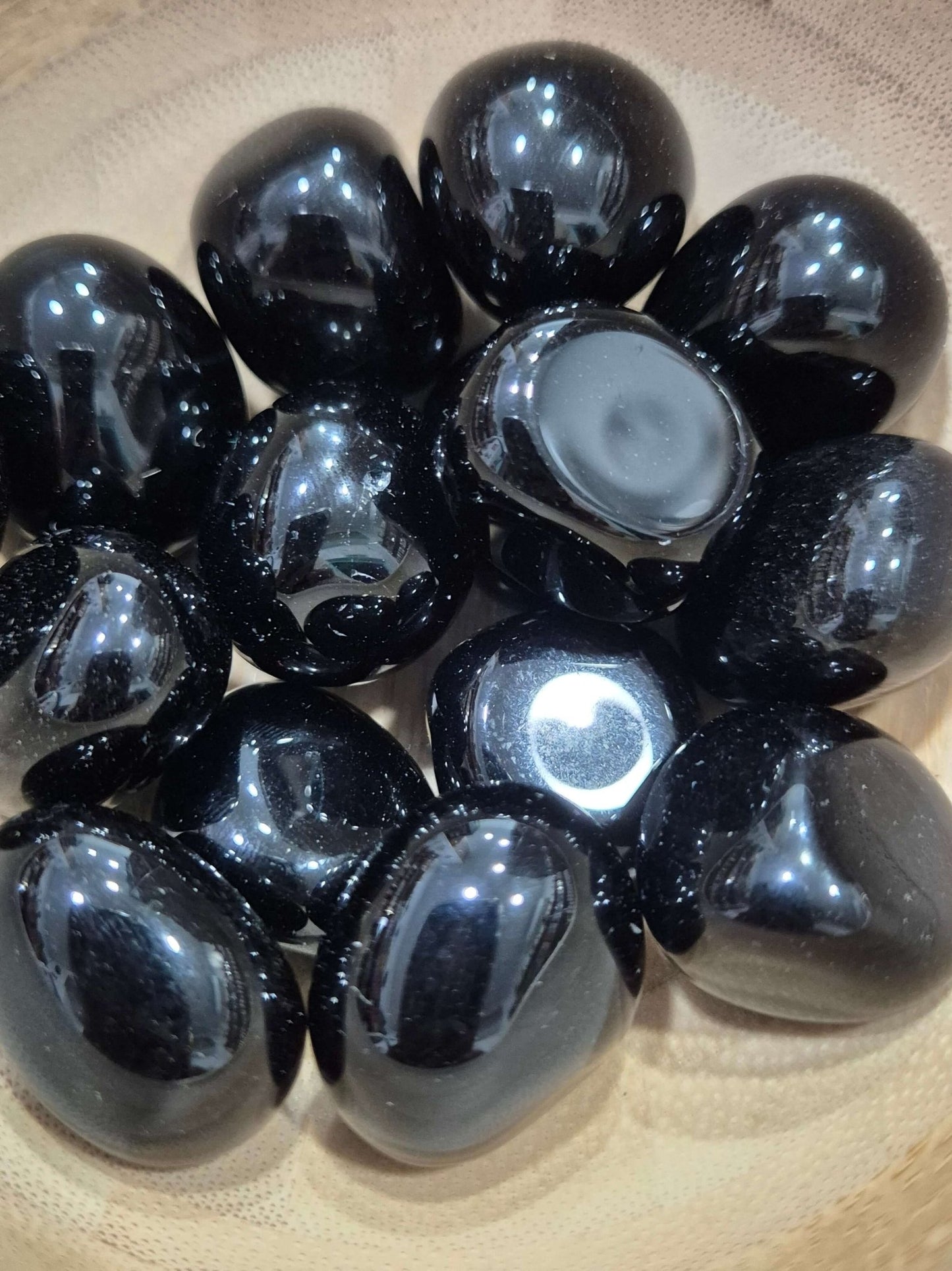 Mineral obsidiana rodada (unidad) mineralesrodadosTienda esotérica Málaga - La Tienda de Tata Magic: tienda Esotérica en Málaga