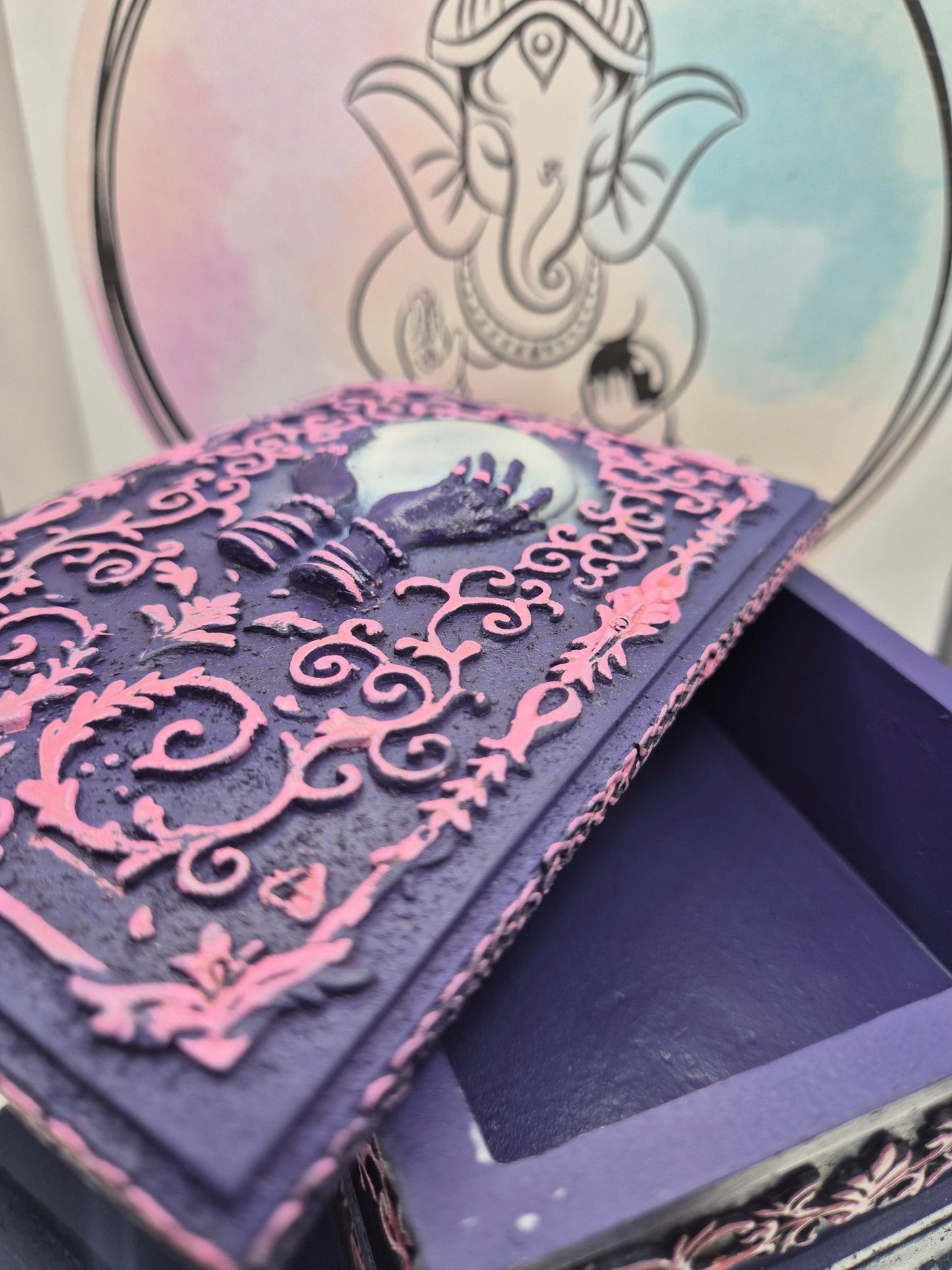 Caja Morada Bola de Cristal (Piedra) CajasTienda esotérica Málaga - La Tienda de Tata Magic: tienda Esotérica en Málaga