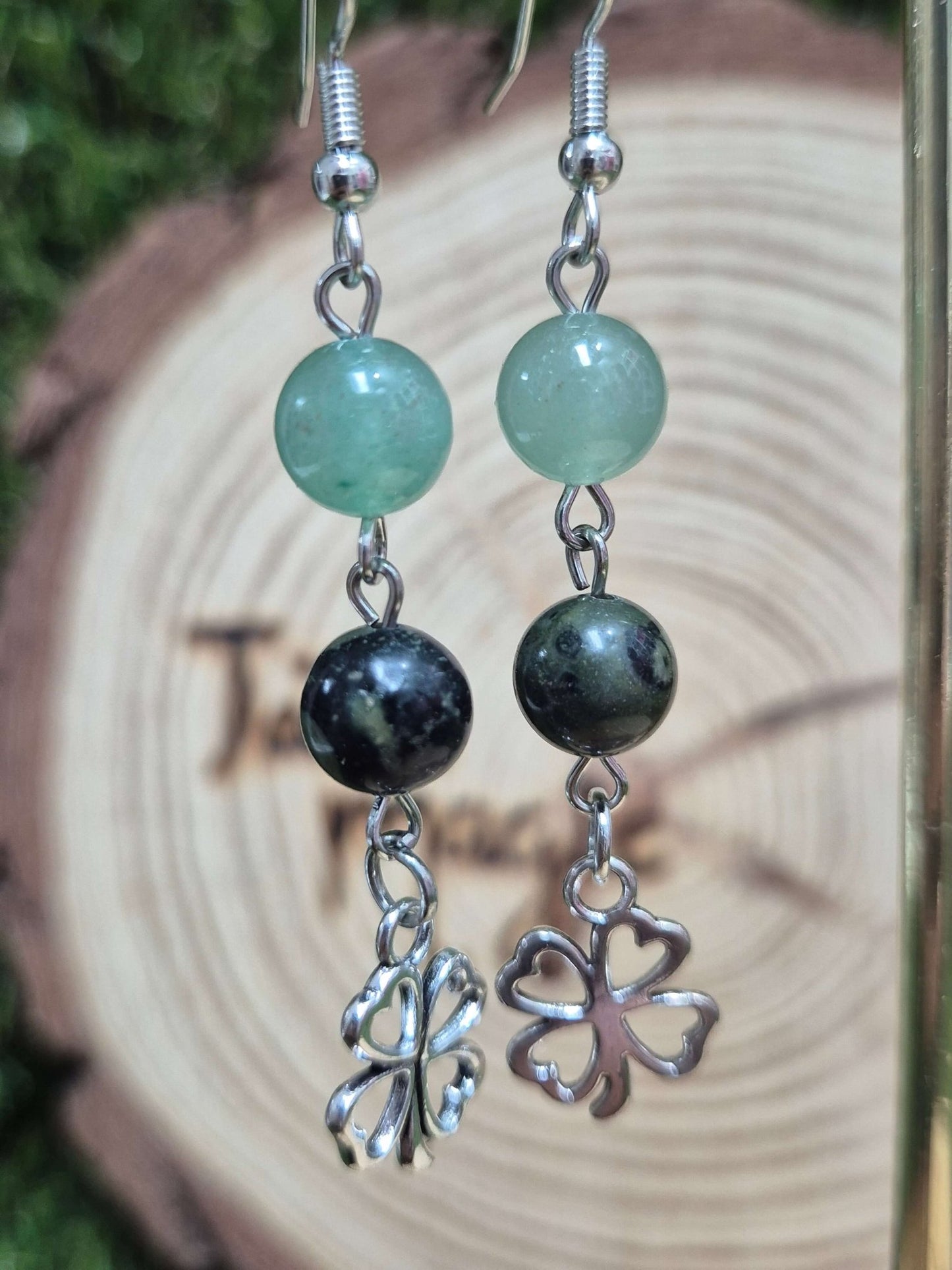 Pendientes kambaba aventurina verde 8mm JoyeriamineralespendientesTienda esotérica Málaga - La Tienda de Tata Magic: tienda Esotérica en Málaga