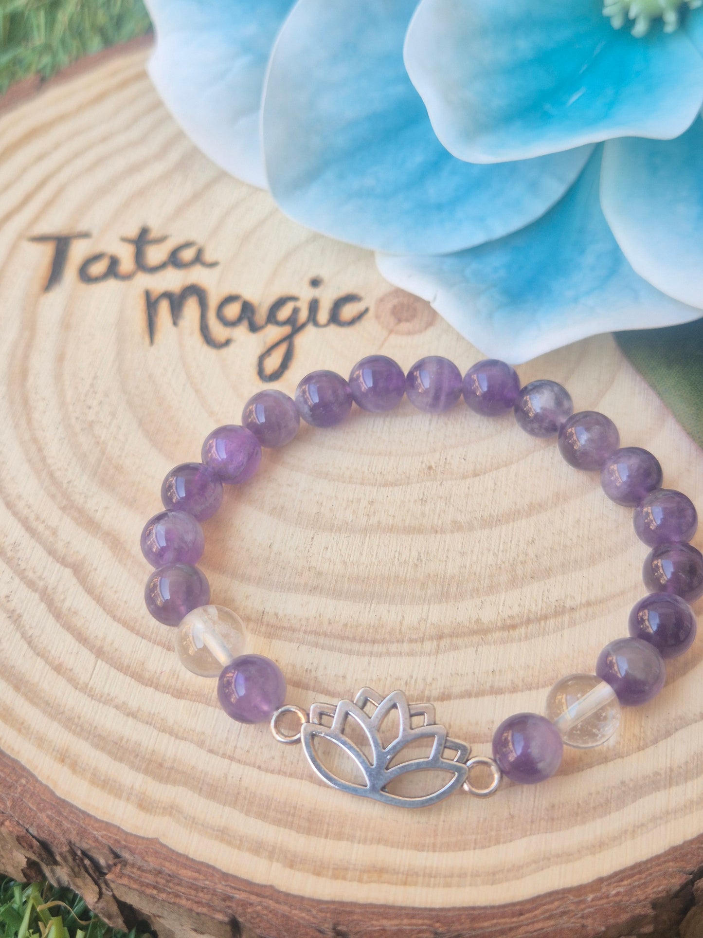 Pulsera de Amatista con cuarzo Cristal y Flor de Loto 8mm-Paz y Claridad