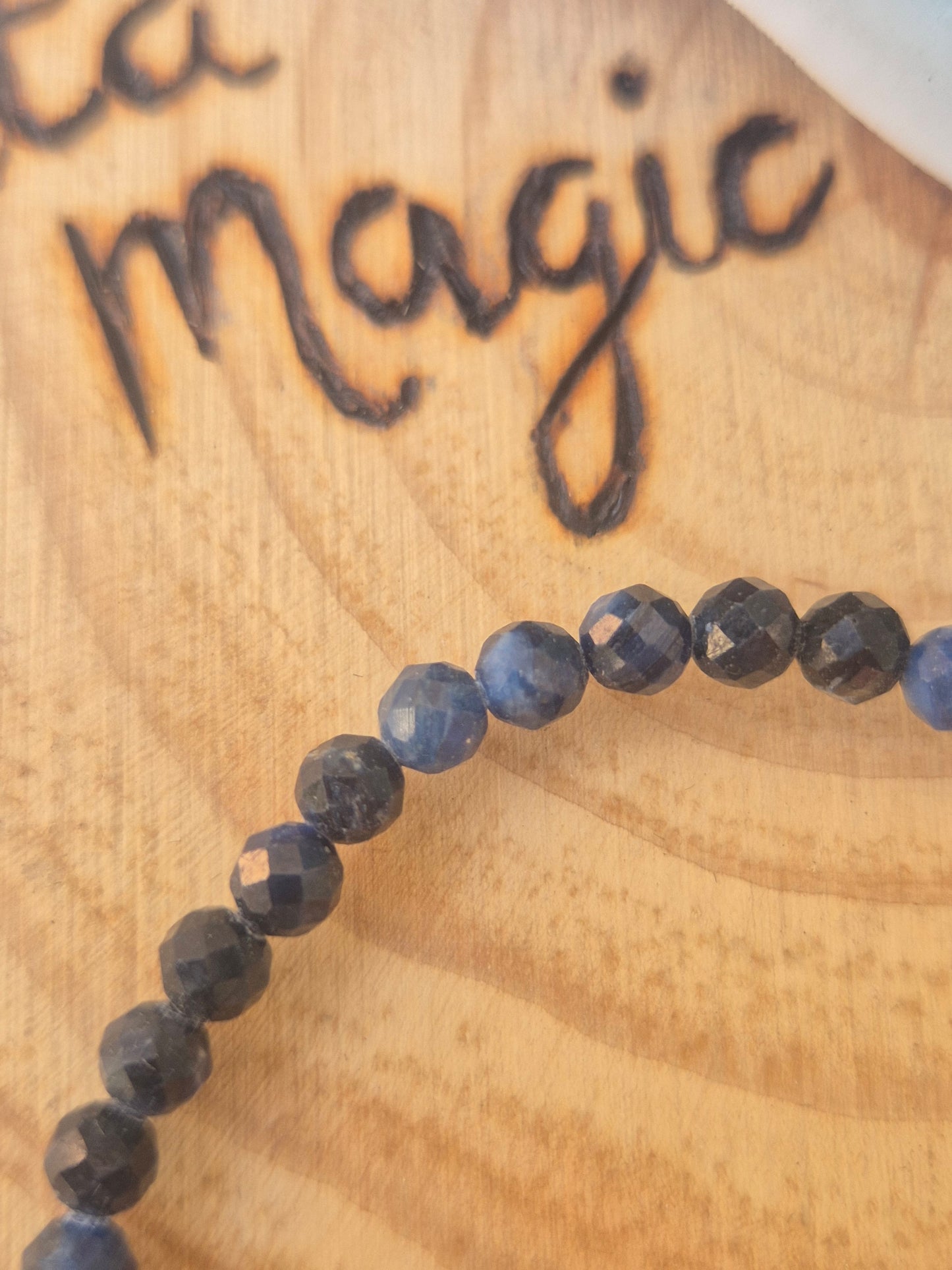 Pulsera de Cianita facetada 4mm - Comunicación, Calma y Energía Creativa