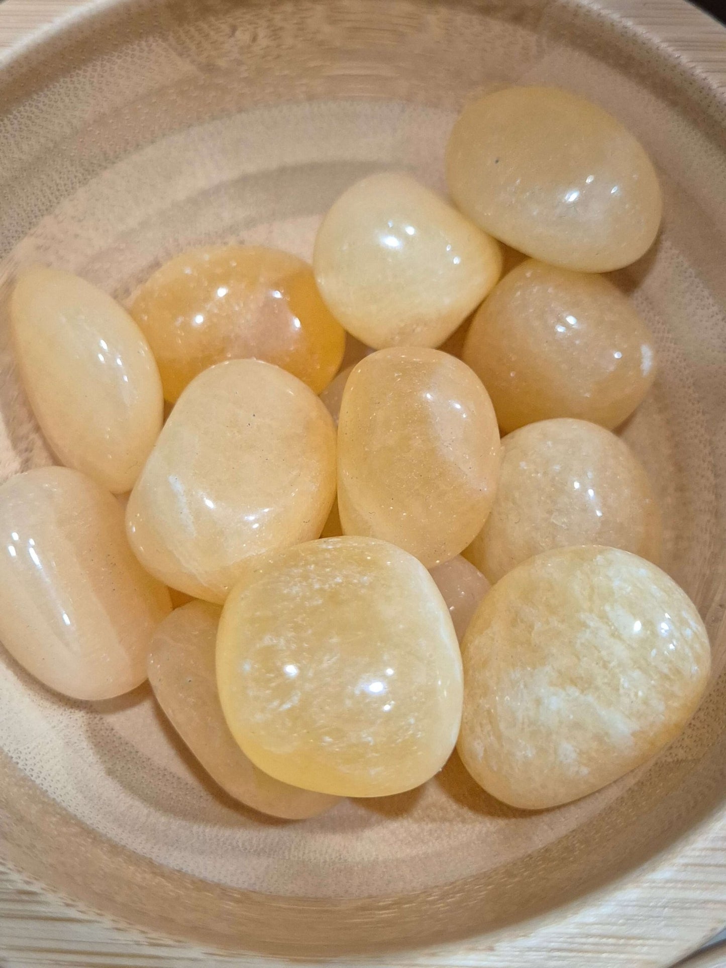 Mineral calcita amarilla rodada (unidad) mineralesrodadosTienda esotérica Málaga - La Tienda de Tata Magic: tienda Esotérica en Málaga