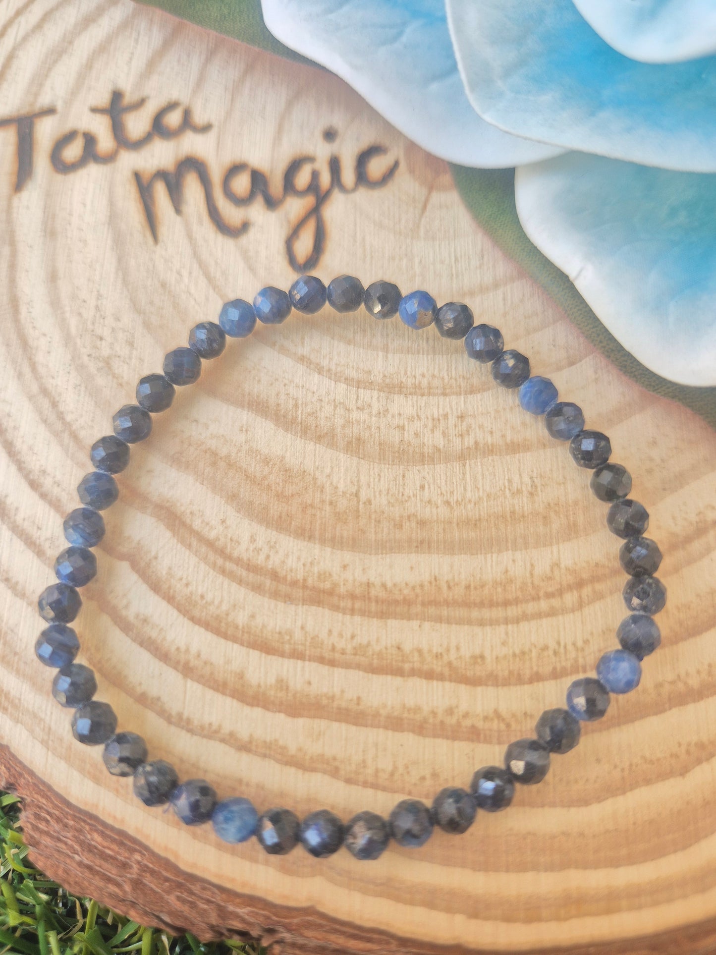 Pulsera de Cianita facetada 4mm - Comunicación, Calma y Energía Creativa