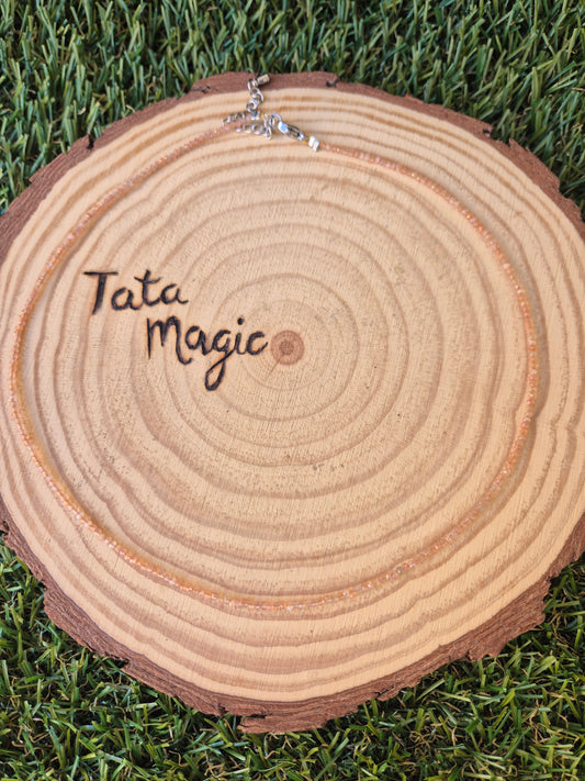 Collar de Piedra Sol Facetado 2 mm - Energía Solar, Éxito y Confianza