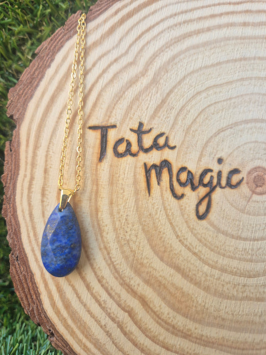 Colgante de Lapislázuli Facetado con Cadena Acero Dorado-Sabiduría y Protección