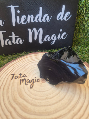 Mineral Obsidiana en Bruto - Protección, verdad y corte energético minerales brutoTienda esotérica Málaga - La Tienda de Tata Magic: tienda Esotérica en Málaga
