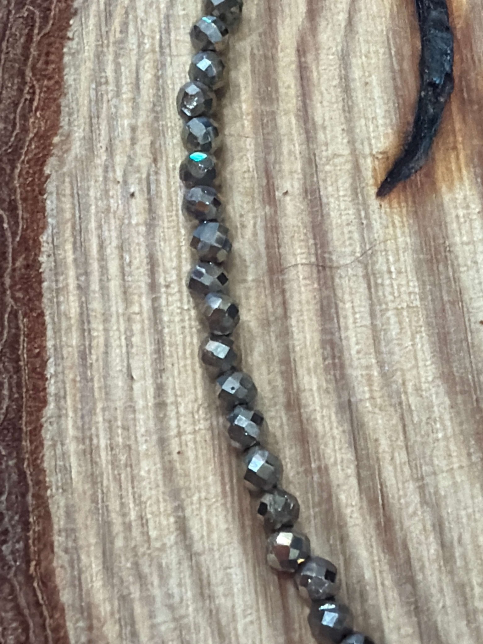 Collar Pirita Facetada JoyeriamineralescolgantesTienda esotérica Málaga - La Tienda de Tata Magic: tienda Esotérica en Málaga