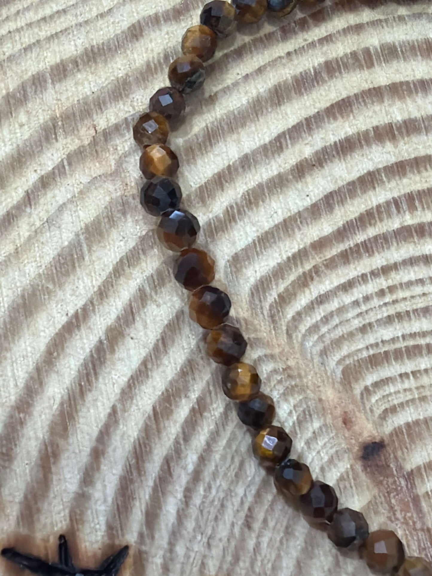 Pulsera ojo de tigre facetado 3mm JoyeriamineralespulserasTienda esotérica Málaga - La Tienda de Tata Magic: tienda Esotérica en Málaga