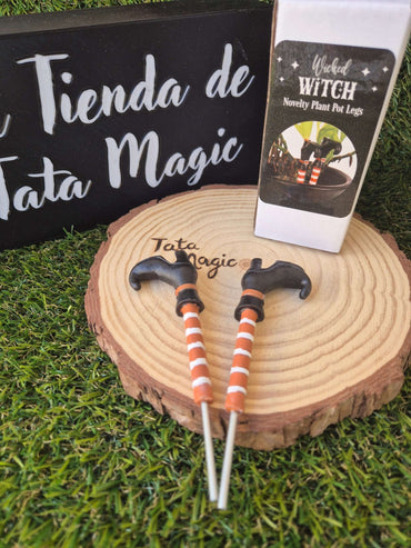 Adorno para Maceta Piernas de Bruja - Decoración Mágica para Jardín, Halloween o Rincones Esotéricos AdornoTienda esotérica Málaga - La Tienda de Tata Magic: tienda Esotérica en Málaga