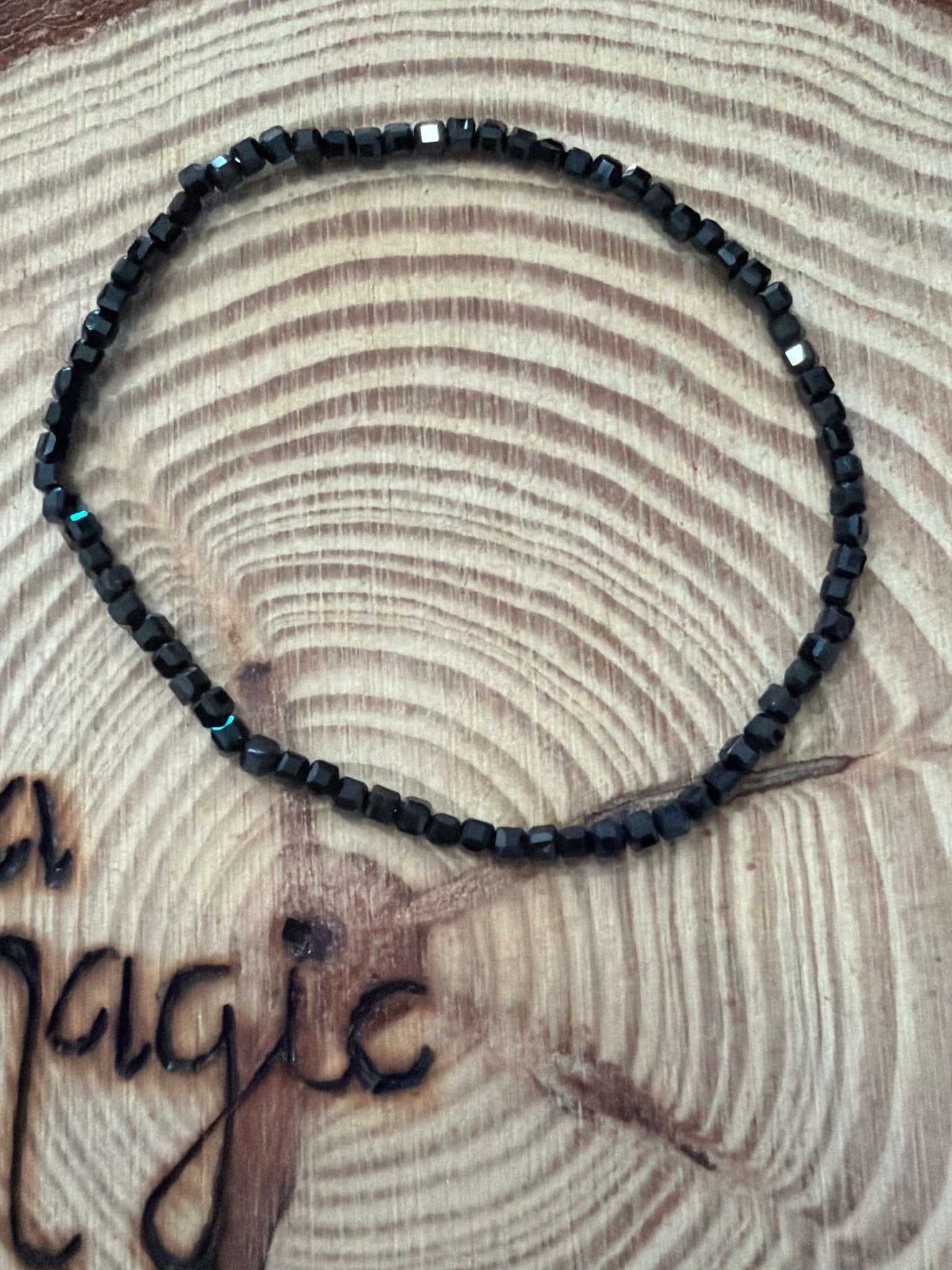 Pulsera turmalina facetada 2 mm JoyeriamineralespulserasTienda esotérica Málaga - La Tienda de Tata Magic: tienda Esotérica en Málaga