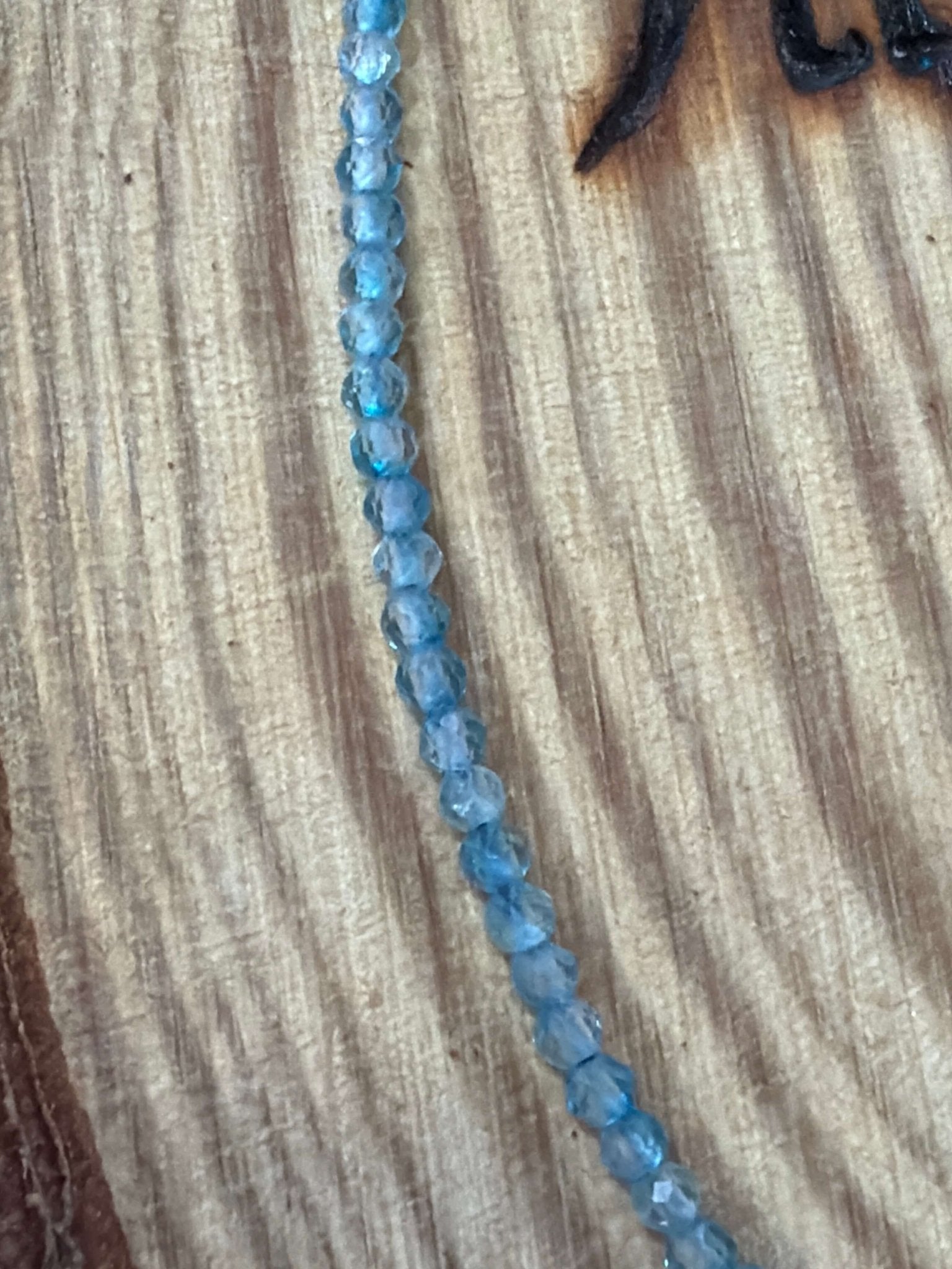 Collar topacio azul facetado 2mm JoyeriamineralescolgantesTienda esotérica Málaga - La Tienda de Tata Magic: tienda Esotérica en Málaga