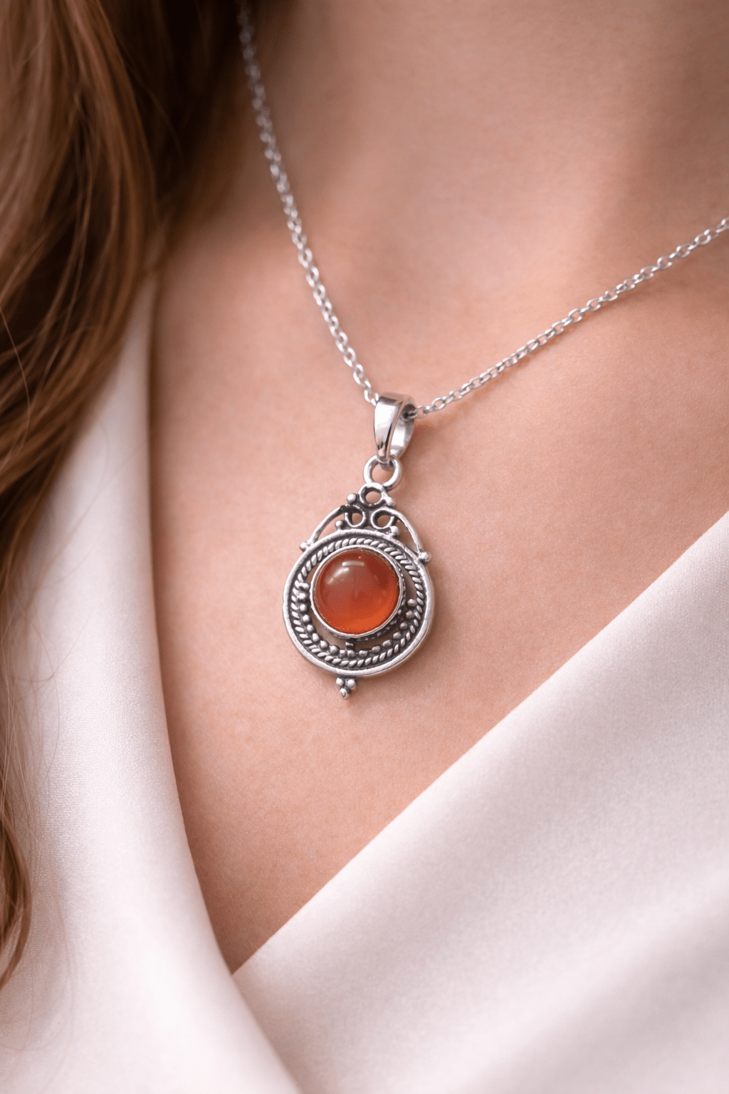 Colgante consagrado de carneola en plata 925 - Fuerza, creatividad y confianza personal colgantesplataTienda esotérica Málaga - La Tienda de Tata Magic: tienda Esotérica en Málaga