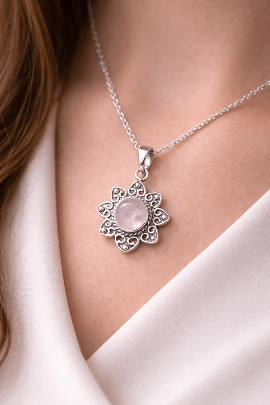Colgante consagrado de cuarzo rosa plata 925 - Amor, dulzura y sanación emocional colgantesplataTienda esotérica Málaga - La Tienda de Tata Magic: tienda Esotérica en Málaga