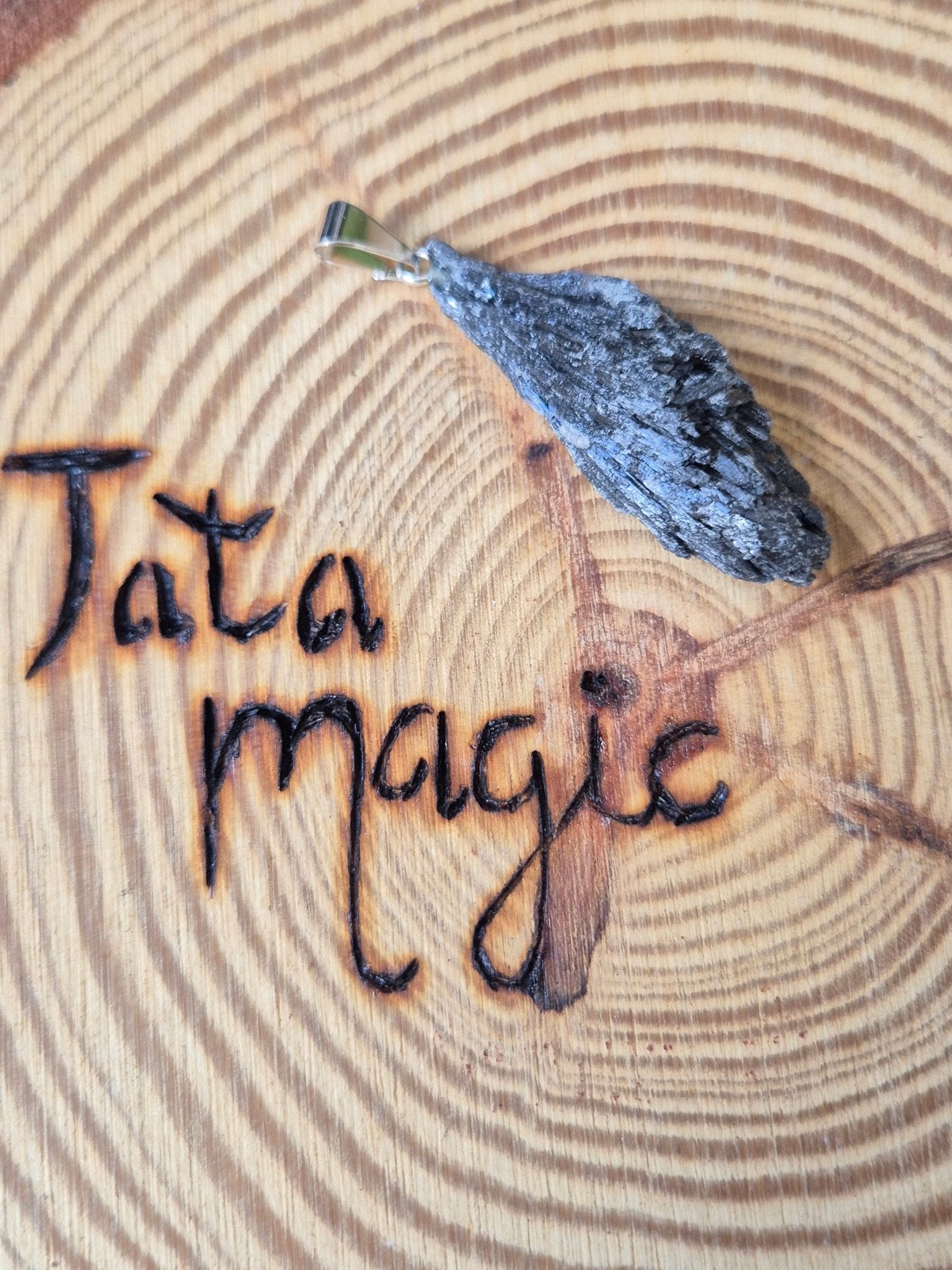 Colgante Cianita JoyeriamineralescolgantesTienda esotérica Málaga - La Tienda de Tata Magic: tienda Esotérica en Málaga