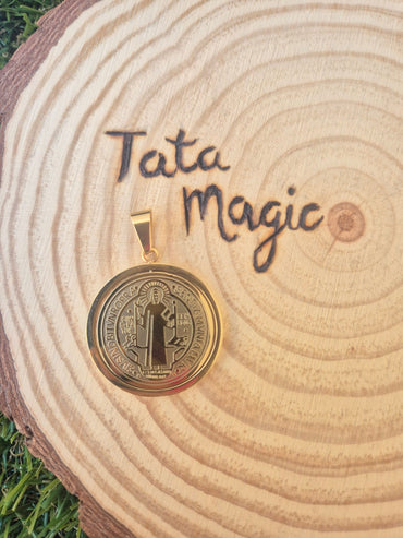 Colgante Giratorio San Benito - Acero Dorado de Protección consagrado Tienda esotérica Málaga - La Tienda de Tata Magic: tienda Esotérica en Málaga