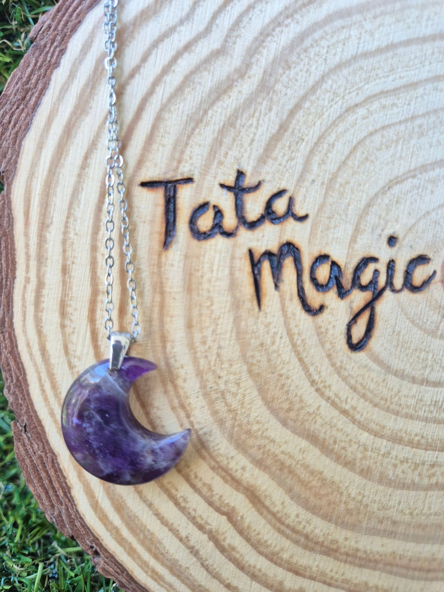 Colgante Luna de Amatista en Acero Inoxidable - Calma y Protección Energética Consagrado Tienda esotérica Málaga - La Tienda de Tata Magic: tienda Esotérica en Málaga