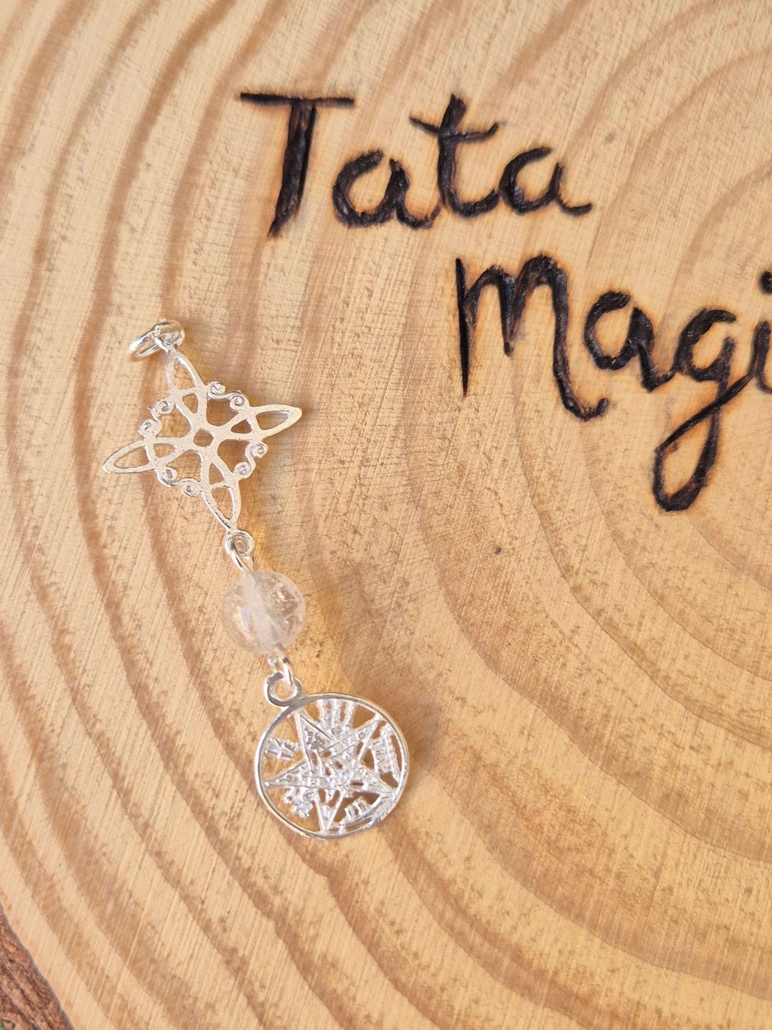 Colgante de Plata Doble Protección de Nudo de Bruja y Tetragrammaton con Cuarzo Blanco(sin cadena) consagrado Tienda esotérica Málaga - La Tienda de Tata Magic: tienda Esotérica en Málaga