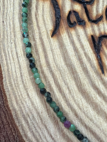 Collar fucsita con rubi facetado 2 mm JoyeriamineralescolgantesTienda esotérica Málaga - La Tienda de Tata Magic: tienda Esotérica en Málaga