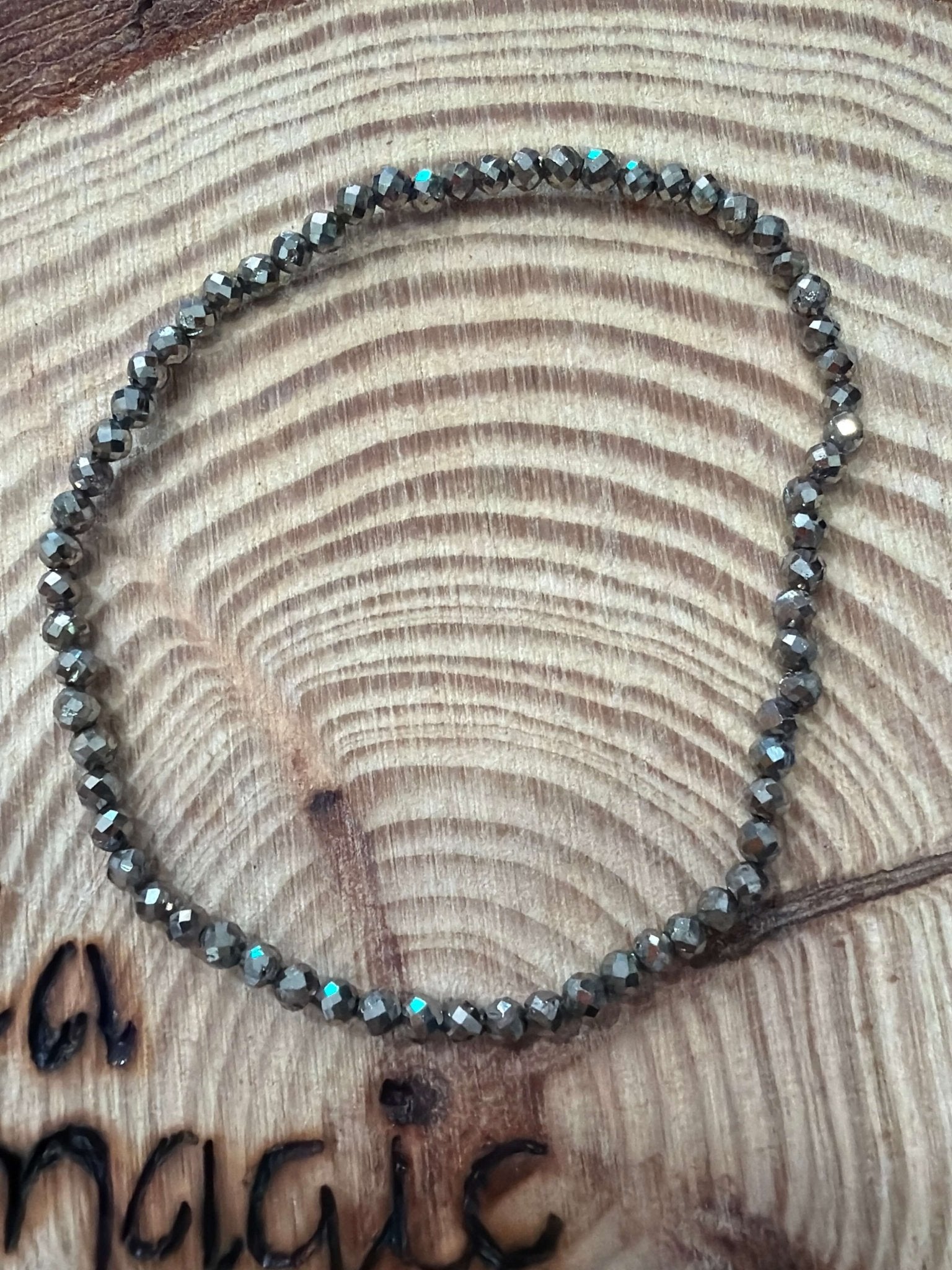 pulsera pirita facetada JoyeriamineralespulserasTienda esotérica Málaga - La Tienda de Tata Magic: tienda Esotérica en Málaga