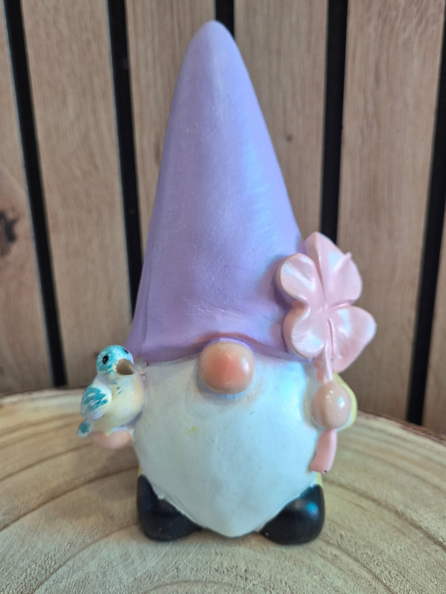 Figura Gnomo Pastel — Duende de la Naturaleza y la Buena Suerte Figuras MísticasTienda esotérica Málaga - La Tienda de Tata Magic: tienda Esotérica en Málaga