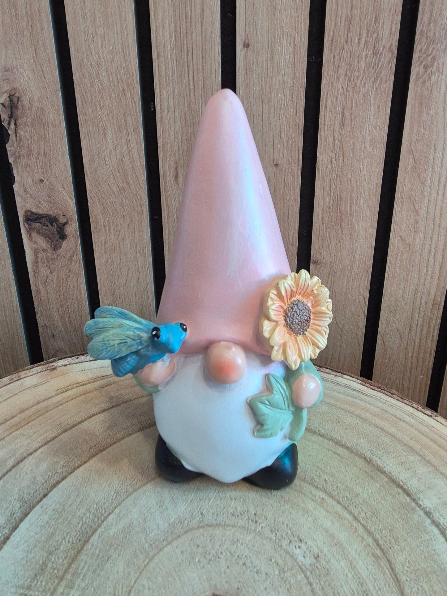 Figura Gnomo Pastel — Duende de la Naturaleza y la Buena Suerte Figuras MísticasTienda esotérica Málaga - La Tienda de Tata Magic: tienda Esotérica en Málaga