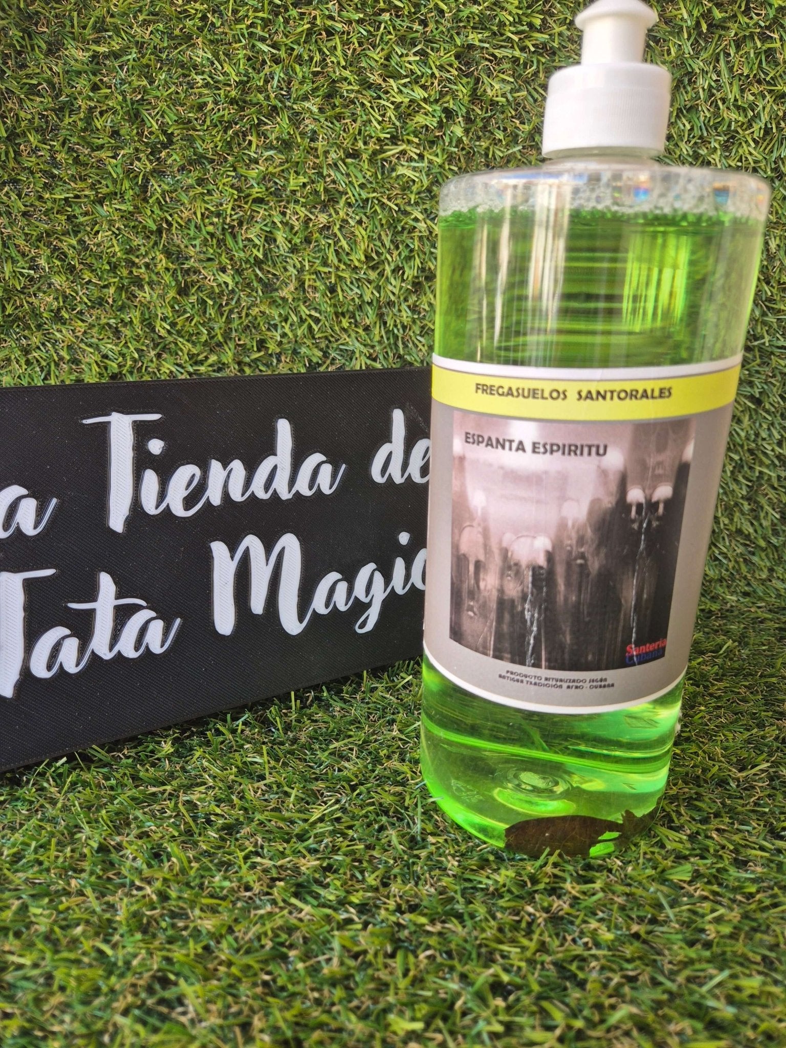Friegasuelos Santorales Espanta Espíritus de 1 Litro con Hierbas - Limpieza Energética y Protección del Hogar Ritualizado según la Tradición Afro Cubana Tienda esotérica Málaga - La Tienda de Tata Magic: tienda Esotérica en Málaga