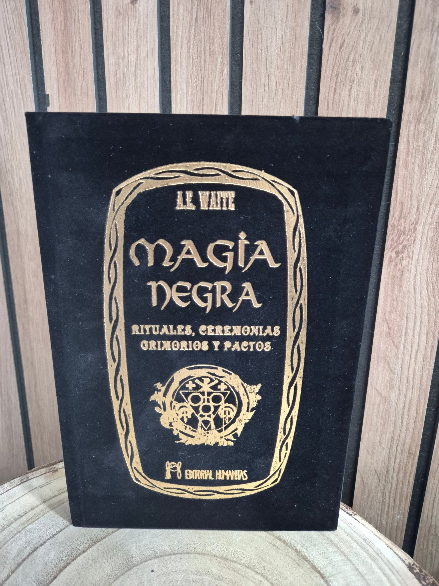 Magia Negra — Edición de Lujo LibrosTienda esotérica Málaga - La Tienda de Tata Magic: tienda Esotérica en Málaga