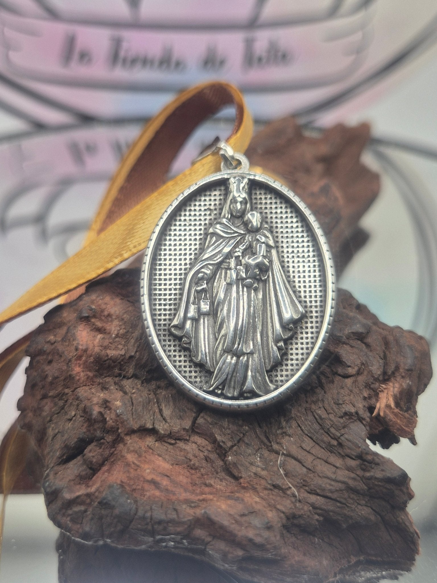Medalla Acero de la Virgen del Carmen - Protección y amor incondicional consagrada el 16 de julio Tienda esotérica Málaga - La Tienda de Tata Magic: tienda Esotérica en Málaga