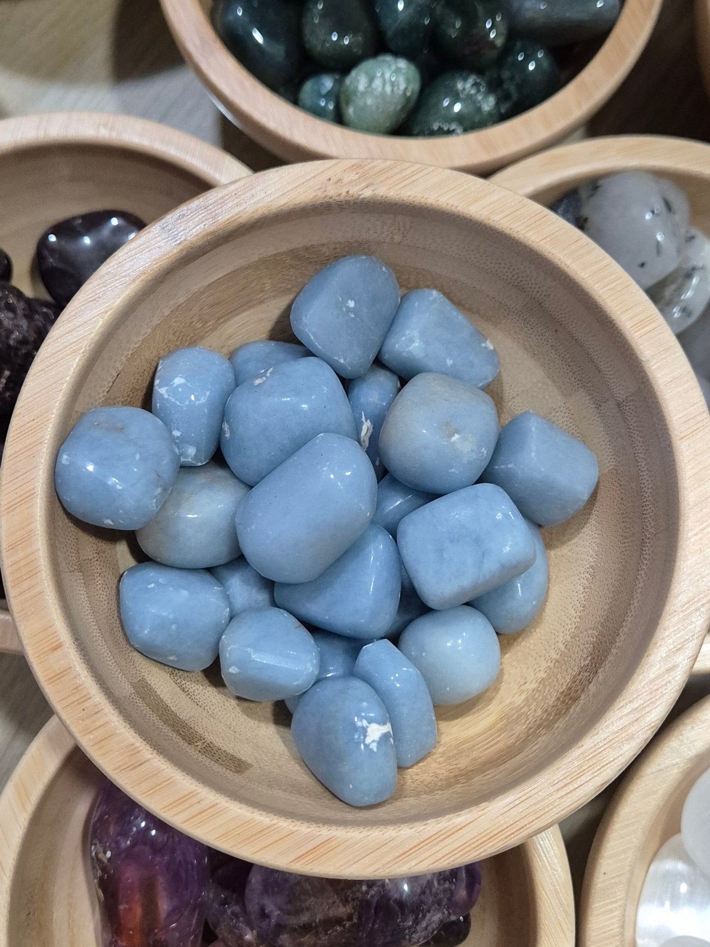 Mineral Angelita (precio unidad) mineralesrodadosTienda esotérica Málaga - La Tienda de Tata Magic: tienda Esotérica en Málaga