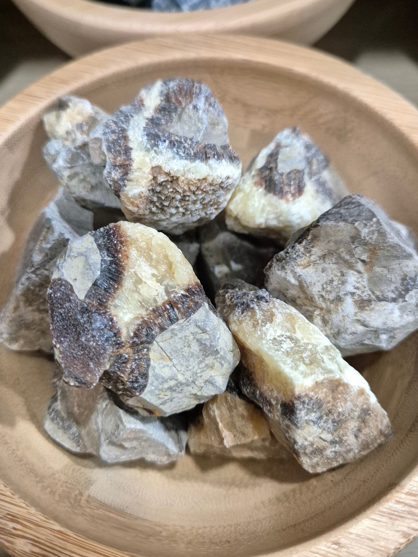 Mineral Septaria ( unidad) minerales brutoTienda esotérica Málaga - La Tienda de Tata Magic: tienda Esotérica en Málaga
