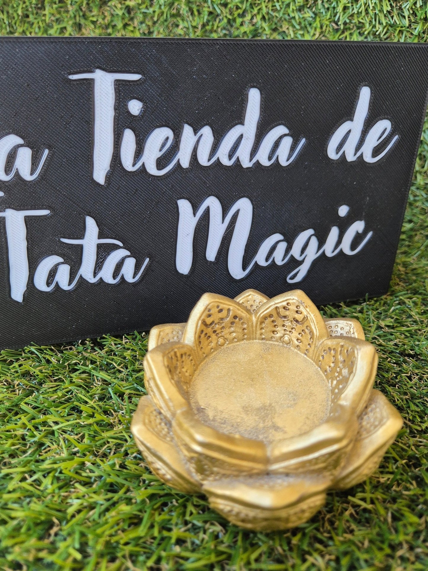 Portavelas Flor de Loto Dorada - Decoración Zen y Ambiente de Meditación VelasTienda esotérica Málaga - La Tienda de Tata Magic: tienda Esotérica en Málaga