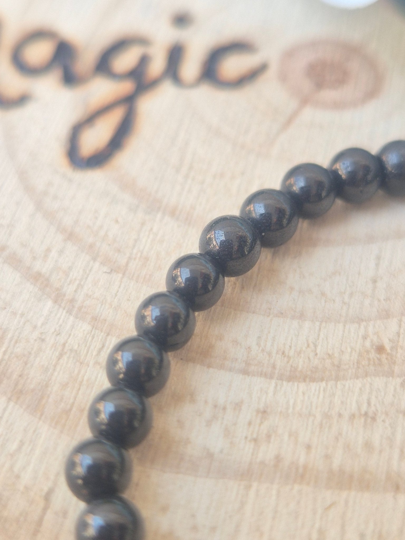 Pulsera Azabache 4mm - Amuleto Ancestral contra el Mal de Ojo JoyeriamineralespulserasTienda esotérica Málaga - La Tienda de Tata Magic: tienda Esotérica en Málaga