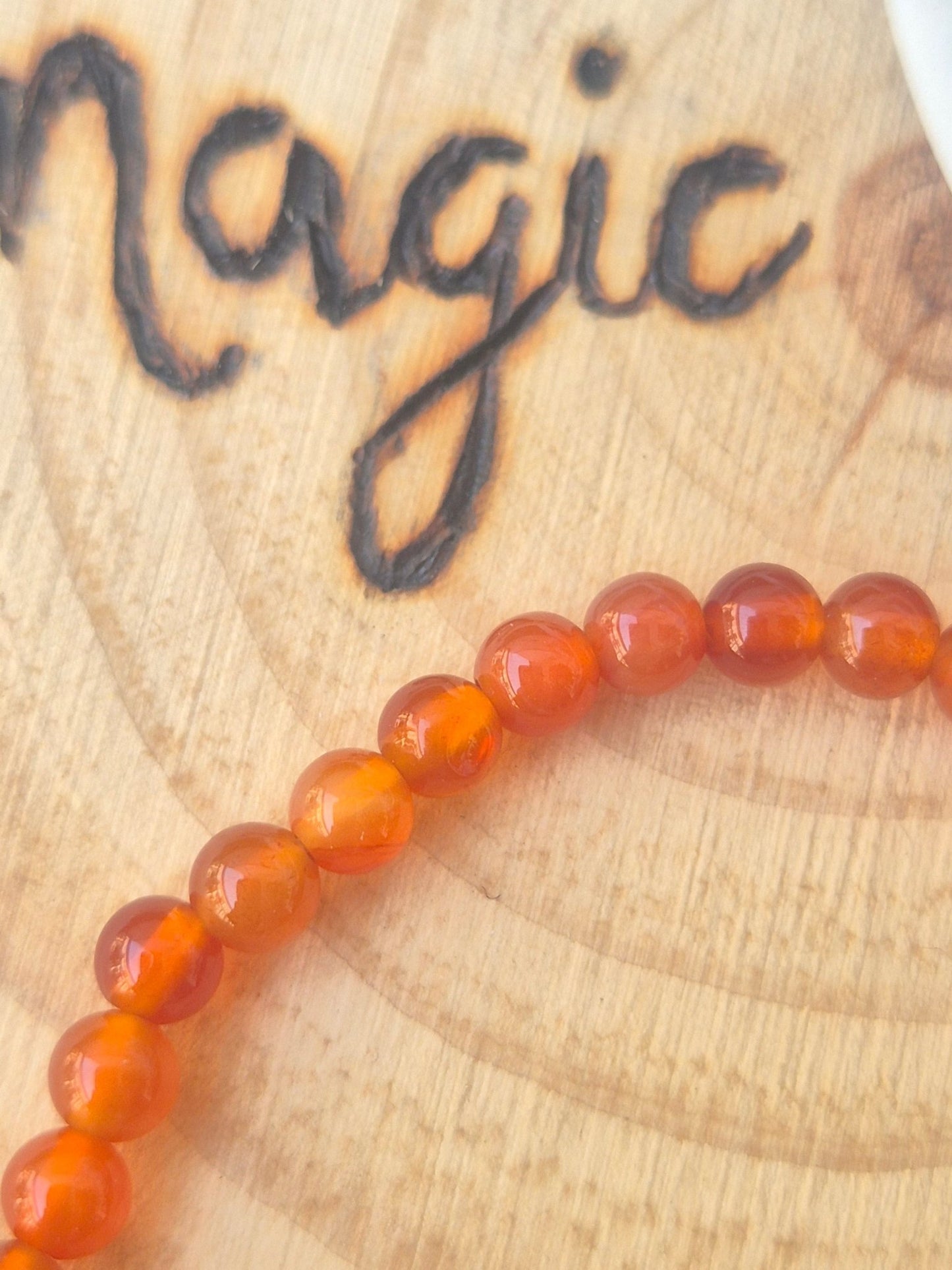 Pulsera Carneola 4mm - Energía Vital, Confianza y Creatividad JoyeriamineralespulserasTienda esotérica Málaga - La Tienda de Tata Magic: tienda Esotérica en Málaga